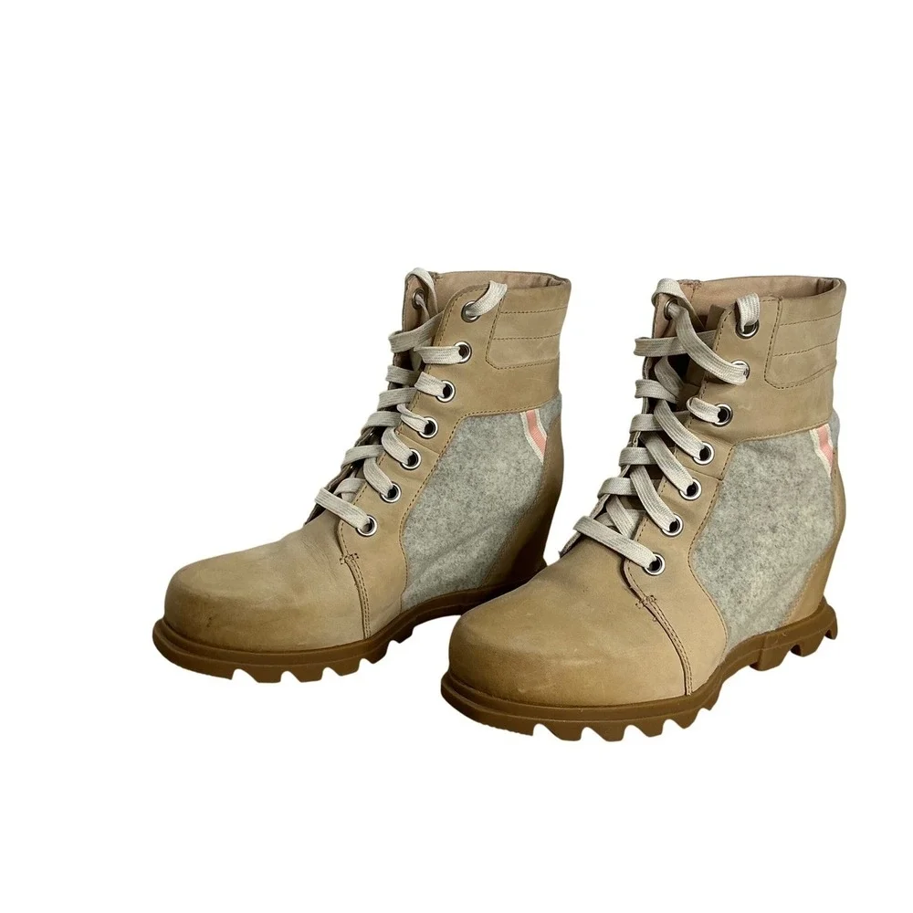 Sorel Women's Waterproof Wedge Lace Up‎ Boots Felt Suede Winter Size 9.5